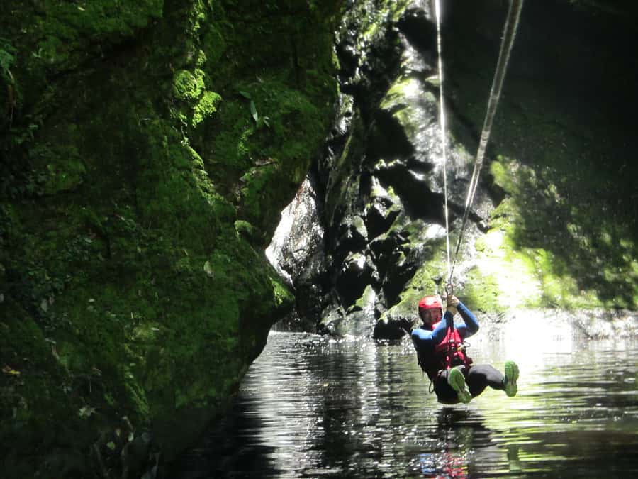 Plettenberg Bay: Canyoning Trip - The 25-meter abseil sets the tone