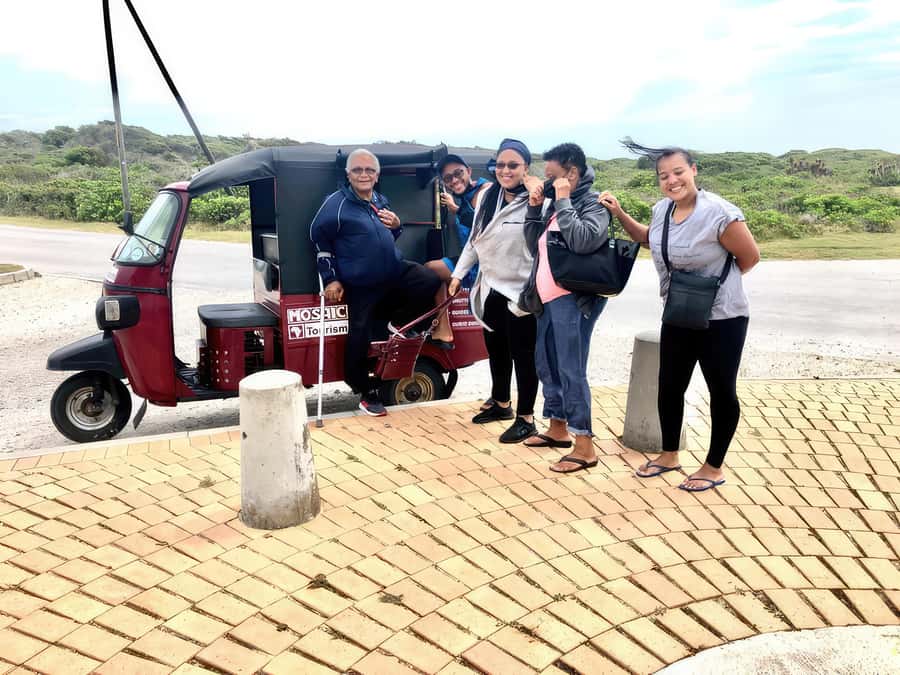 Port Elizabeth tuk-tuk tour, experience the natural beauty. - Cape Recife brings coast, lighthouse, and photographs