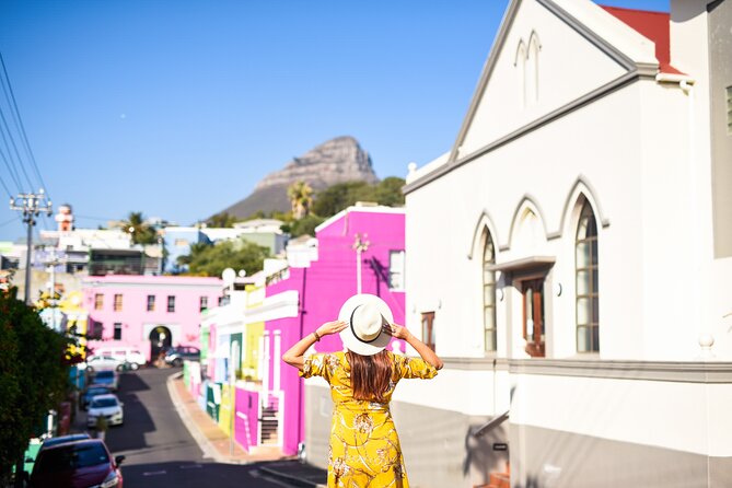 Private Group Photoshoot in Cape Town - Bo-Kaap for color, character, and easy group pictures