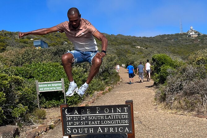 Private Guided Tour in Cape of Good Hope and Table Mountain - Table Mountain is the day’s biggest extra