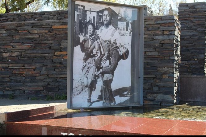 Private Soweto Tour 5 hours approximately from Johannesburg or Pretoria. - What the $98.92 price includes