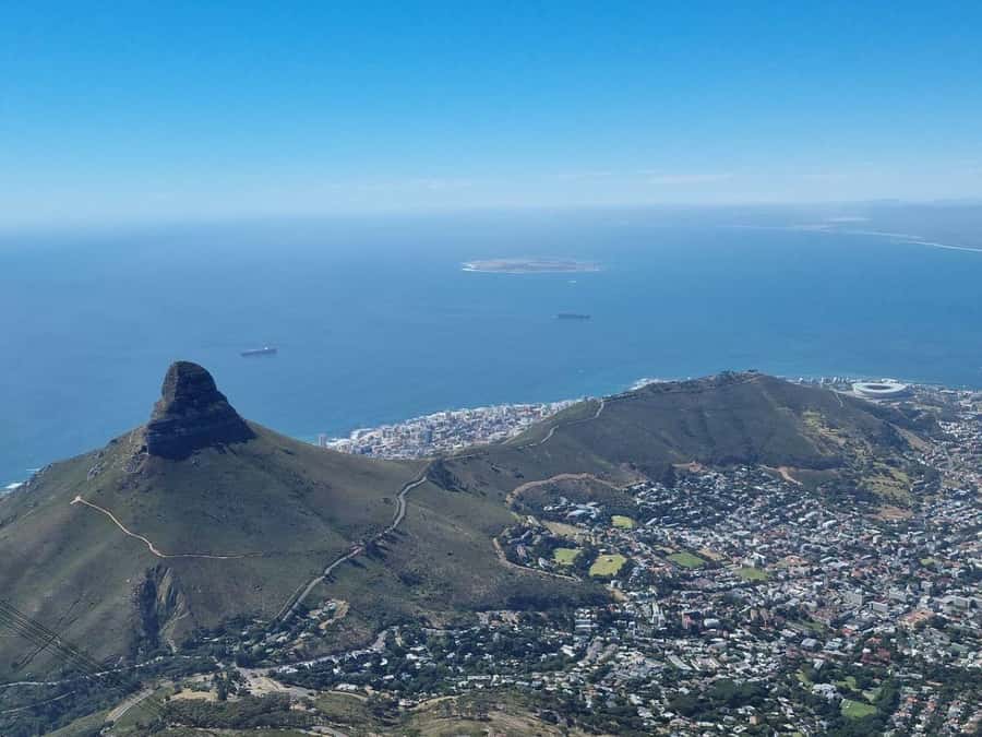 Private Tour: Robben Island, City Tour and Table Mountain - Cape Town sights between the major stops
