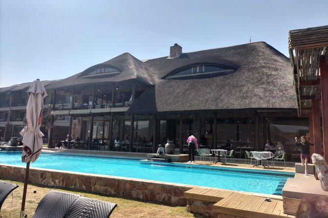 Private Tour to Aquila Game Reserve in Cape Town - see the Big5 - A 2 to 3 hour Big Five game drive