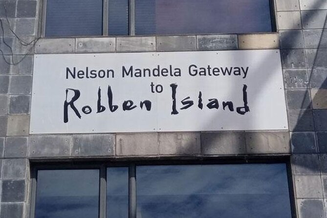 Robben Island and Table Mountain Cableway with Bo-Kaap Day Tour - A short walk through Bo-Kaap