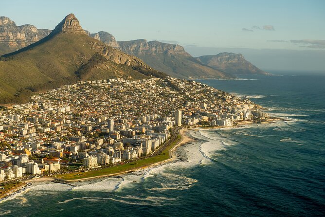 Robben Island Scenic Helicopter Flight - The first views: Cape Town and the Atlantic coast