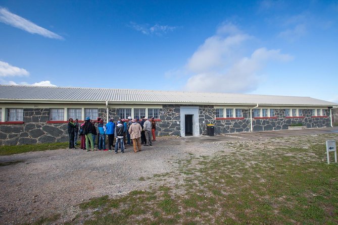 Robben Island & Surprise stops tickets confirm by 8am next day. - Snacks and water keep the long morning manageable