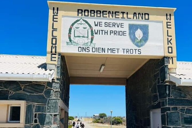 Robben Island Table Mountain and Kirstenbosch Sharing group tour - Key points at a glance