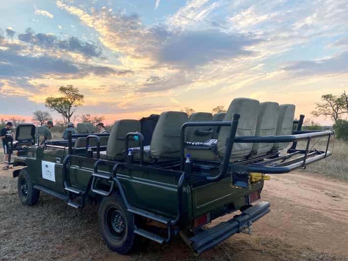 Sabie Game Reserve: Sunset Safari with Sundowners - Off-road routes and the guide’s role
