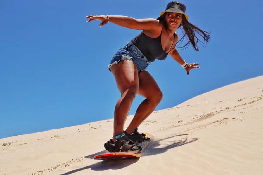 Sandboarding in Cape Town for 2hours - Learning from guides Chris and the wider team