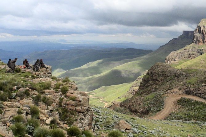 Sani Pass Private Day Tour from Durban - Changing vehicles near Underberg