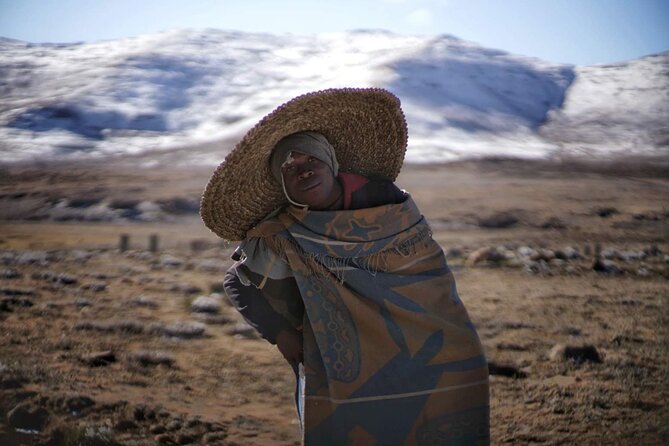 Sani Pass Tour into Lesotho from Underberg and Himeville - The 9:00 a.m. climb from Himeville