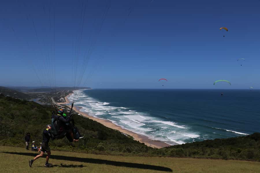 Sedgefield: Standard Tandem Paragliding Flight - The safety briefing and equipment setup