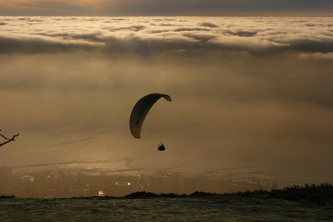 Signal Hill Romantic Sunset Tour in Cape Town - Reaching Signal Hill for the main event