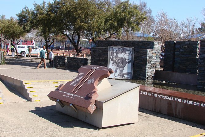 Soweto and Johannesburg & Apartheid Museum - Vilakazi Street and the Mandela connection
