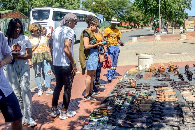 Soweto by Tuk-Tuk - Lunch at Chaf Pozi beside the Soweto Towers
