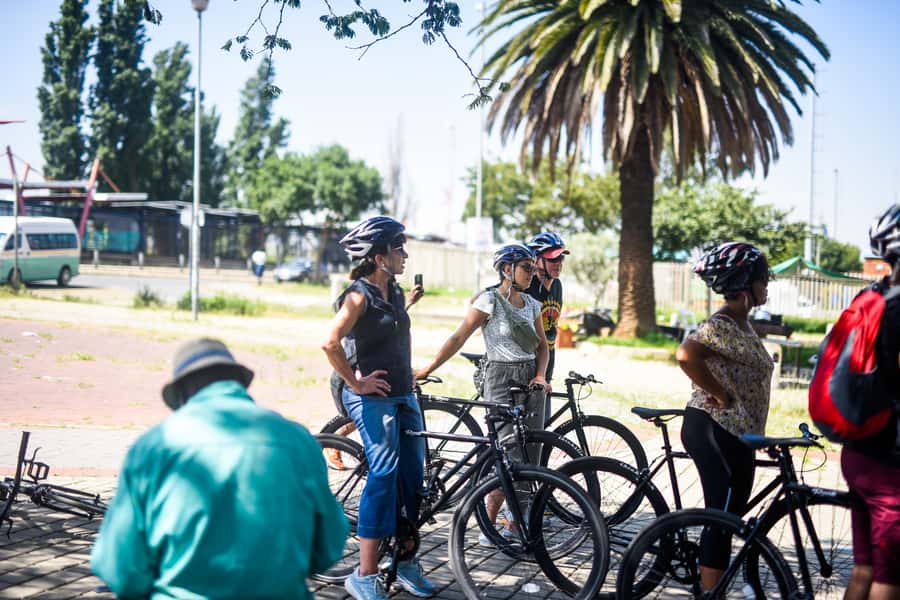 Soweto: Guided Bicycle Tour with Lunch - Tutu House and Mandela House