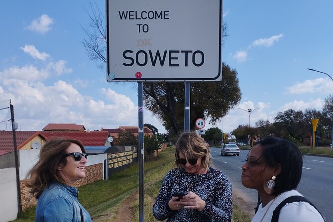 Soweto Halfday Tour - Meeting Soweto through a local guide