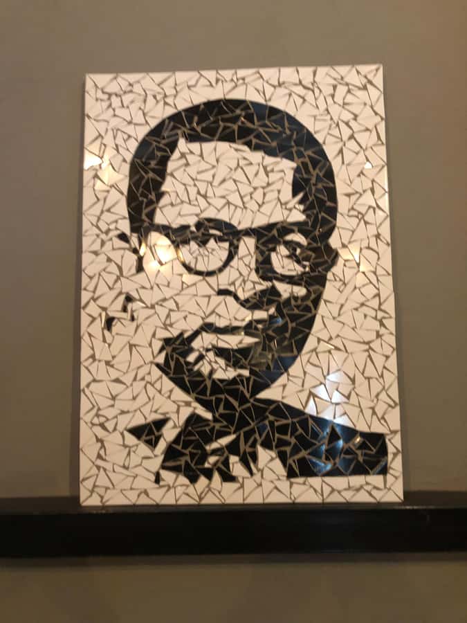 Soweto: Hector Pieterson Memorial, to Orlando Towers Tour - A kota lunch on Vilakazi Street
