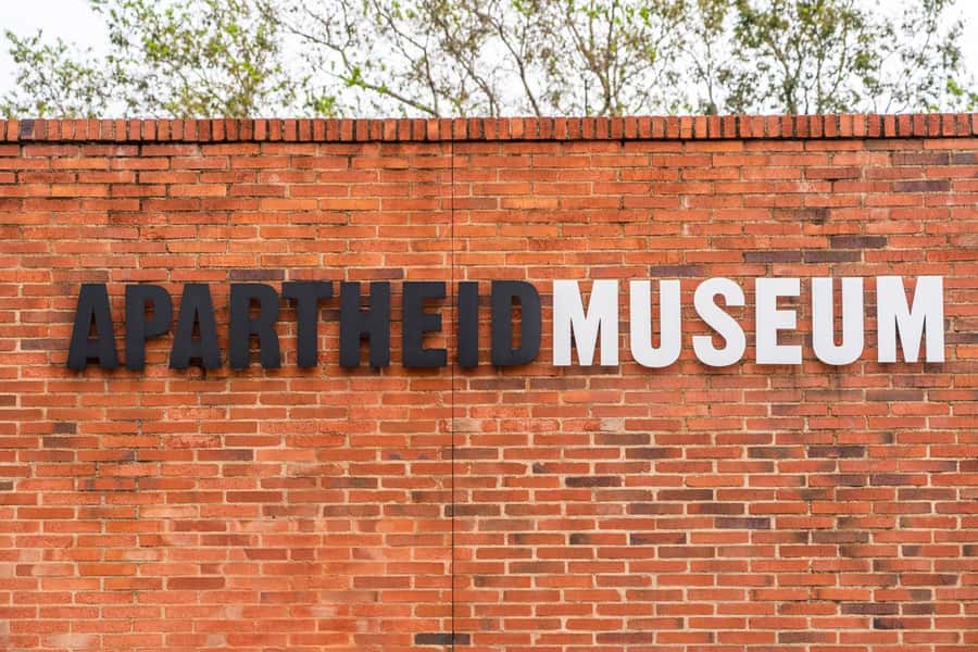 Soweto: Hop-On Hop-Off Bus, City Tour and Apartheid Museum - Key points at a glance