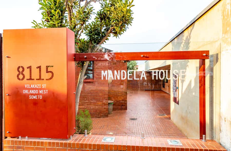 Soweto: Hop-On Hop-Off Bus, City Tour and Apartheid Museum - Seeing Johannesburg from the open-top bus