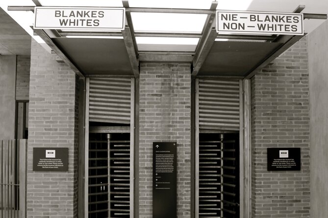 Soweto, Mandela House, Apartheid Musem, Constitutional Court - The guide can shape the day