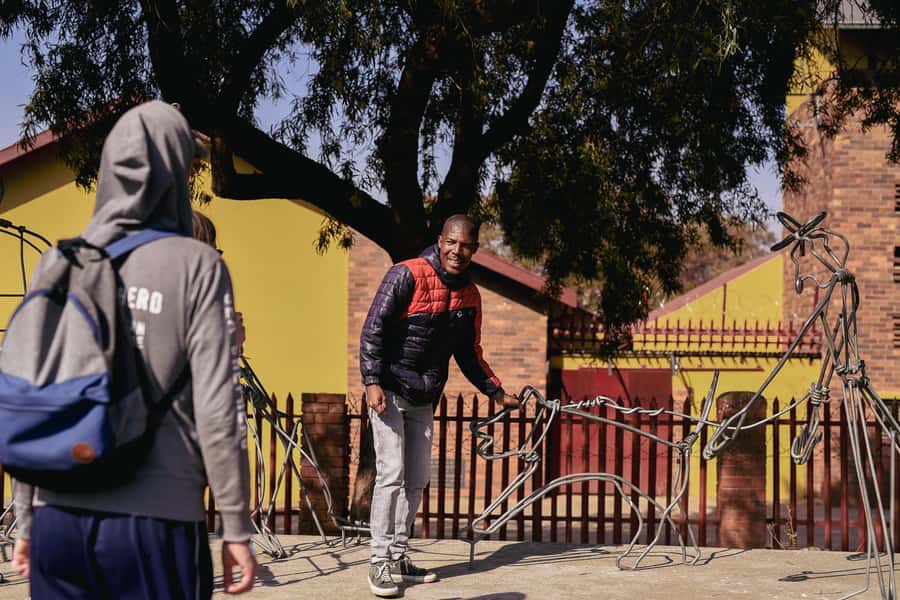 Soweto: Walking Tour with a Local Guide and Lunch - A brief stop at Tutu House