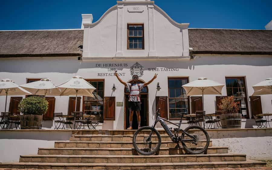 Stellenbosch: Countryside Banhoek valley E-Bike Wine Tour - The second wine farm and the tasting rhythm