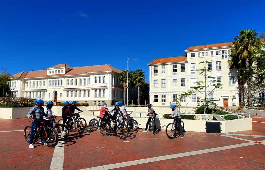 Stellenbosch: Historical Bike Tour & Wine Tasting - Guide quality and group atmosphere