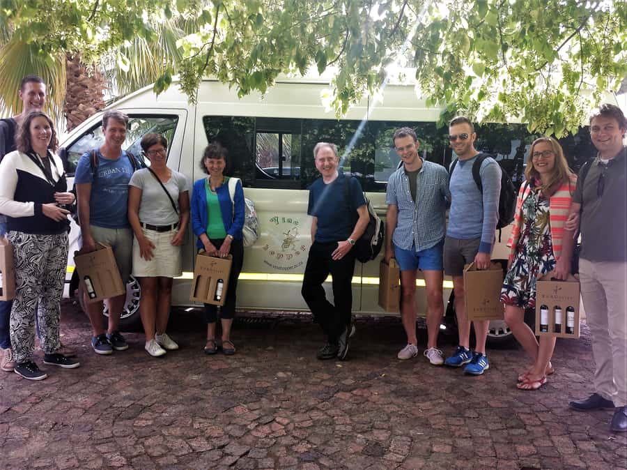 Stellenbosch: Hop-On Hop-Off Northern Route Wine Tour - Simonsig for sparkling wine and an easy first stop