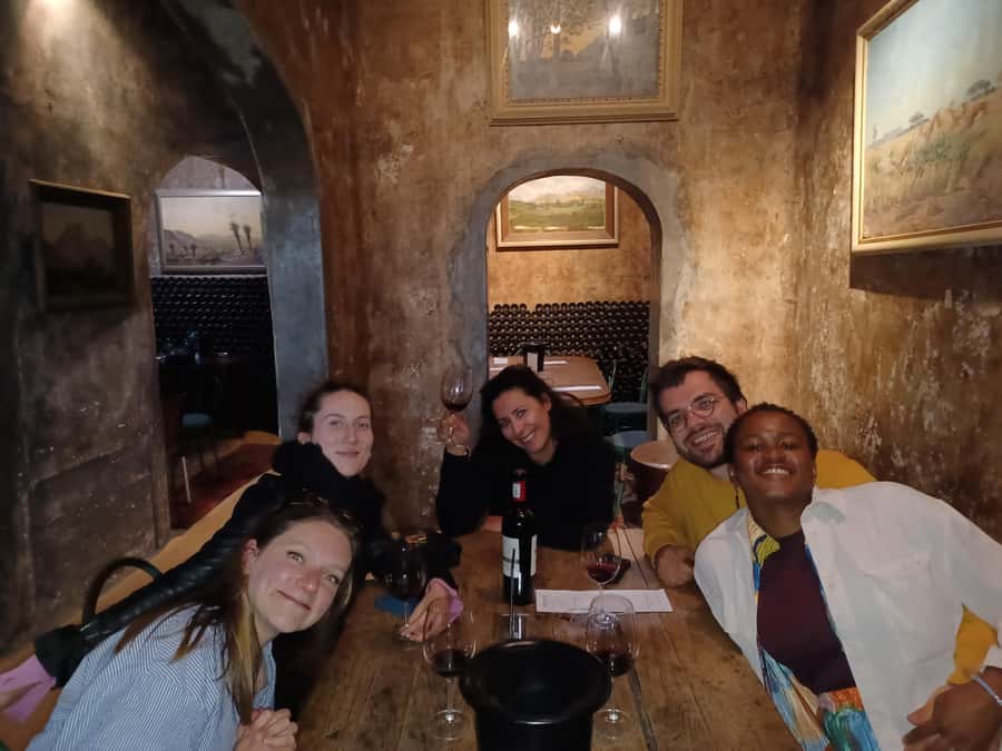 Stellenbosch wine tour, all inclusive of lunch and tastings. - Starting from Stellenbosch in an air-conditioned vehicle