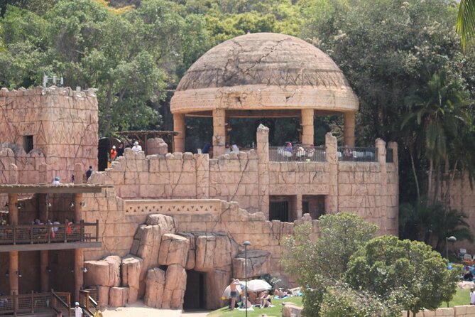 Sun City Day Tour From Johannesburg - Entering Sun City and finding your bearings