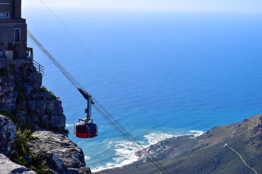 Table Mountain Cable Car Ticket with Transfer - The five-minute ride to 1,067 meters