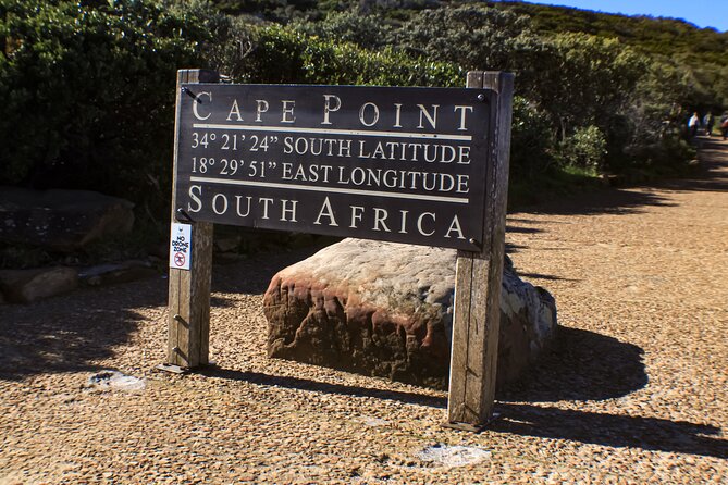 Table Mountain, Chapmans Peak Drive, Cape Point & Penguins - Simon’s Town: a useful lunch and history break