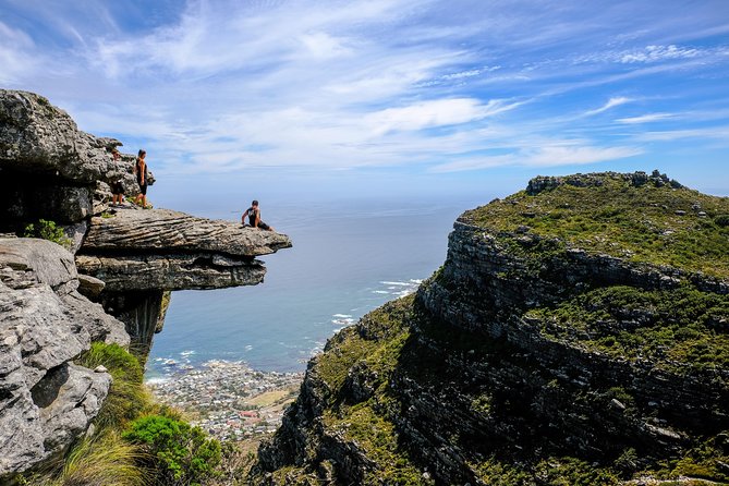 Table Mountain Summit Hike via Kasteelspoort - Starting above Camp’s Bay and the Twelve Apostles