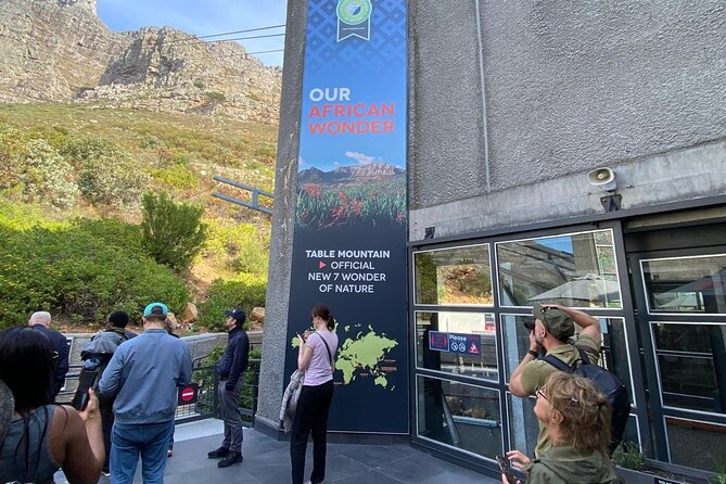 Table Mountain Tour including Pick Up & Drop Off from Cape Town - A 15-minute stop in colorful Bo-Kaap