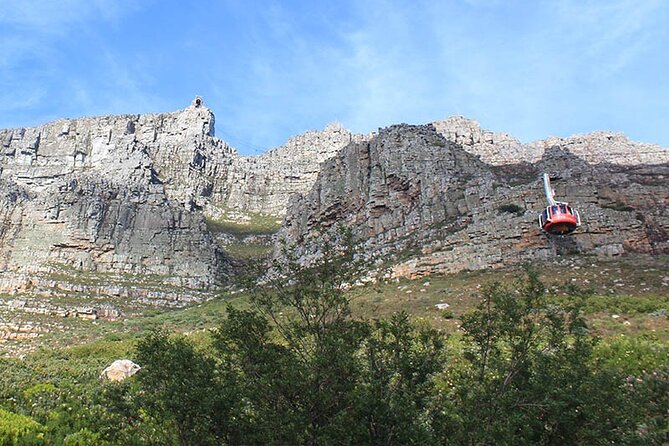 Table Mountain Tour - Riding the cable car to 1,067 meters