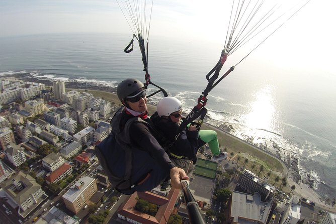 Tandem Paragliding Cape Town Experience TABLE MOUNTAIN PARAGLIDE - Why paragliding fits Cape Town so well