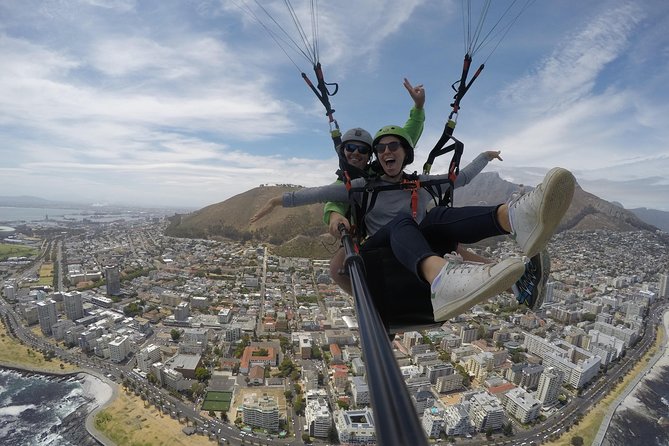 Tandem Paragliding Flight - Signal Hill or Lions Head: why the launch point can change