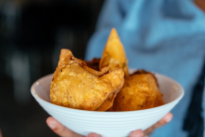The 10 Tastings of Cape Town With Locals: Private Food Walking Tour - Which guides have earned the strongest praise