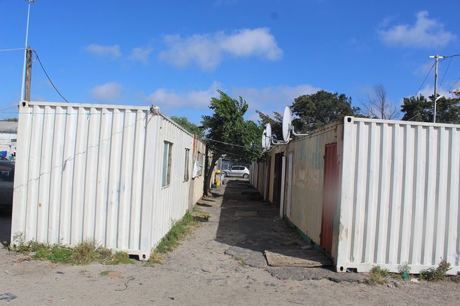 Township - Langa - Apartheid Museum Plus Arts and Culture Tour - Seeing transport at the Langa Taxi Rank