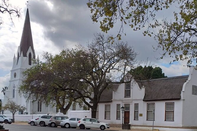 Walking Tour of Stellenbosch - A small group, with one sound-related weakness